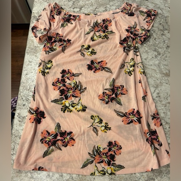 West loop off the shoulder dress Floral Medium NWT - Picture 5 of 8